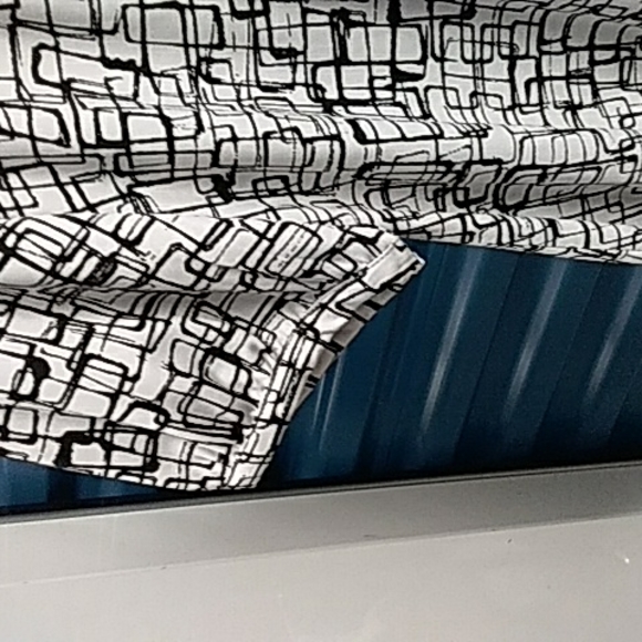 Rafael's Scoop neck elbow sleeve Top - Picture 3 of 5